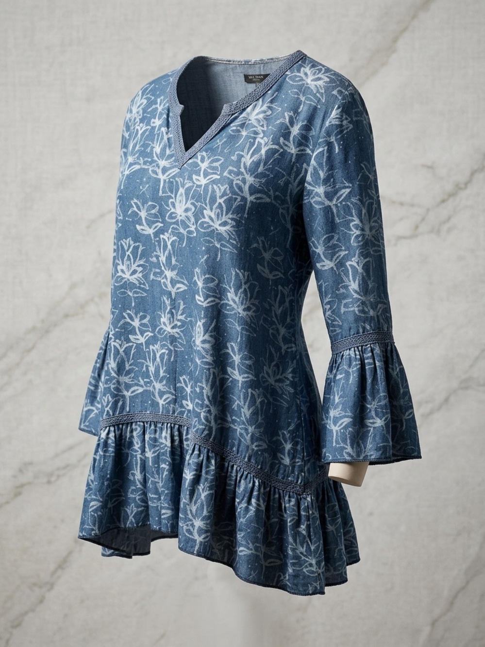 Max Jeans Blue Denim Look Floral Ruffle Bell Sleeve Tunic Top Size Large - Picture 3 of 5